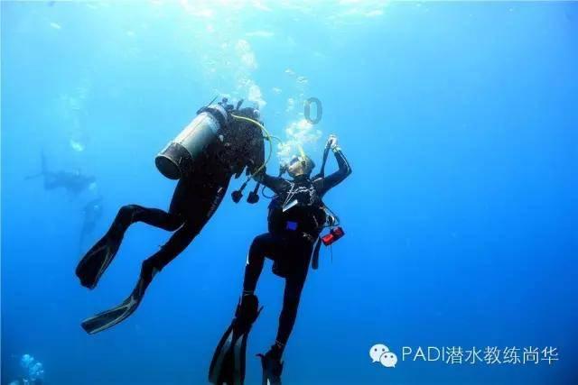 叠方块消消看